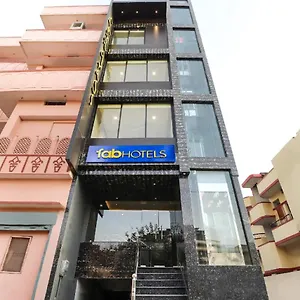 Hotel Fabexpress Lemon Grass